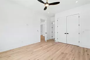 1870 Jasmine Dr, Sarasota, FL 34239 - Photo 38