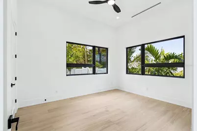 1870 Jasmine Drive, Sarasota, FL 34239 - Photo 18