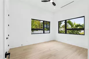 1870 Jasmine Dr, Sarasota, FL 34239 - Photo 18