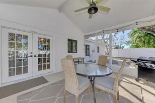 2120 Craft Ln, Sarasota, FL 34239 - Photo 32
