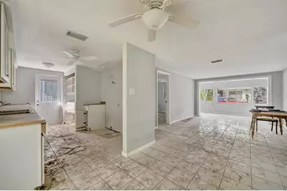 2404 Avenue A, Bradenton Beach, FL 34217 - Photo 12