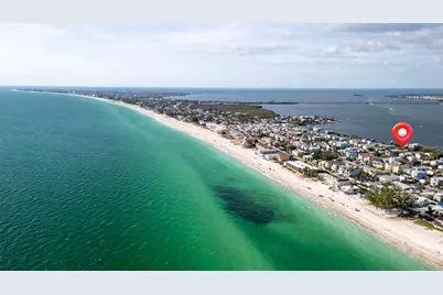 2404 Avenue A, Bradenton Beach, FL 34217 - Photo 4