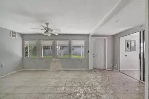 2404 Ave A, Bradenton Beach, FL 34217 - Photo 14