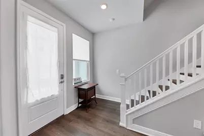 2329 Lindstrom Street, Sarasota, FL 34236 - Photo 2