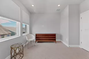 2329 Lindstrom St, Sarasota, FL 34236 - Photo 18