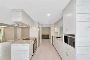 6211 Canary St, Sarasota, FL 34241 - Photo 10