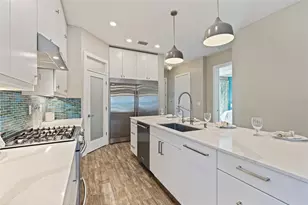 1421 14th St N, Saint Petersburg, FL 33704 - Photo 8