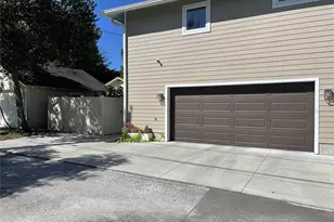 1421 14th St N, Saint Petersburg, FL 33704 - Photo 34