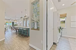 1421 14th St N, Saint Petersburg, FL 33704 - Photo 2