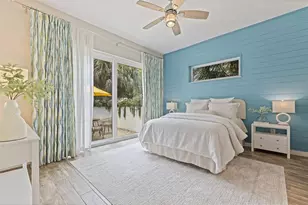 1421 14th St N, Saint Petersburg, FL 33704 - Photo 18