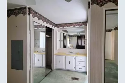 3329 Oakwood Boulevard S, Sarasota, FL 34237 - Photo 16