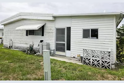 3329 Oakwood Boulevard N, Sarasota, FL 34237 - Photo 4