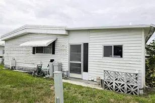 3329 Oakwood Blvd N, Sarasota, FL 34237 - Photo 4