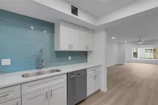 2826 W Rainbow Cir, Sarasota, FL 34231 - Photo 6
