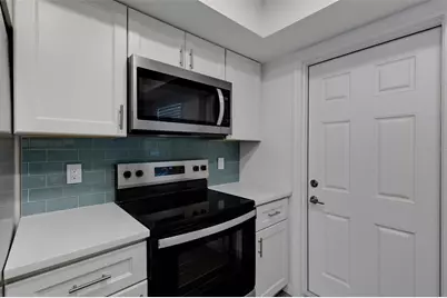 2826 W Rainbow Circle #2818, Sarasota, FL 34231 - Photo 4