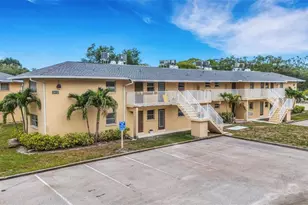 2826 W Rainbow Cir, Sarasota, FL 34231 - Photo 1