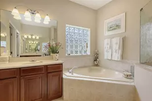 7915 Kavanagh Ct, Sarasota, FL 34240 - Photo 36