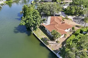 522 Commonwealth Ln, Sarasota, FL 34242 - Photo 6