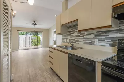 2903 62nd Street W #303, Bradenton, FL 34209 - Photo 4
