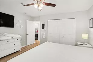 2547 Bahia Vista St, Sarasota, FL 34239 - Photo 14