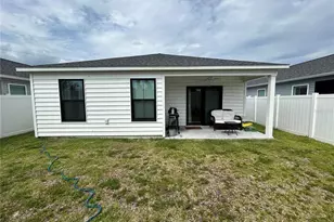 7328 Catinazzo Ct, Middleton, FL 34762 - Photo 2