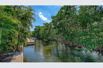 705 Jungle Queen Way, Longboat Key, FL 34228 - Photo 24