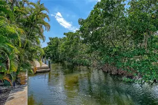 705 Jungle Queen Way, Longboat Key, FL 34228 - Photo 24