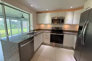 3211 Mayflower St, Sarasota, FL 34231 - Photo 6