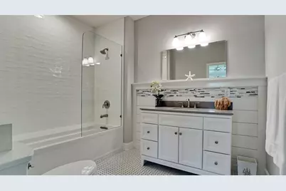 8202 17th Avenue W, Bradenton, FL 34209 - Photo 10