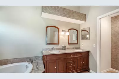 9641 Castle Point Drive #1226, Sarasota, FL 34238 - Photo 30