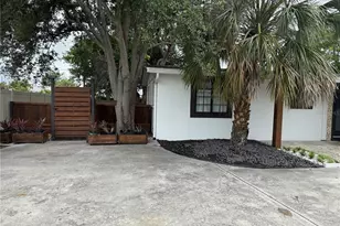 907 Fruitland Ave, Bradenton, FL 34207 - Photo 24