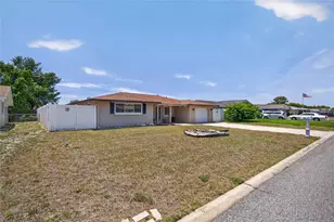10237 Oak Hill Dr, Port Richey, FL 34668 - Photo 4
