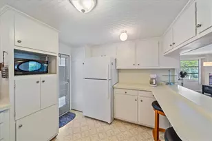 1100 University Pkwy, Sarasota, FL 34234 - Photo 6