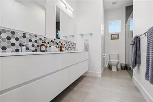 2373 Prospect St, Sarasota, FL 34239 - Photo 12