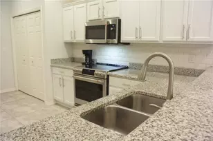 1213 Grantham Dr, Sarasota, FL 34234 - Photo 4