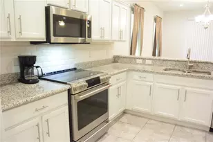 1213 Grantham Dr, Sarasota, FL 34234 - Photo 2