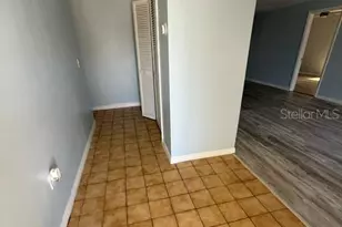 465 E Seminole Dr, Venice, FL 34293 - Photo 2