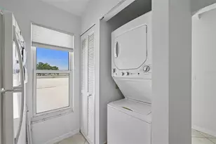 1041 Capri Isles Blvd, Venice, FL 34292 - Photo 14