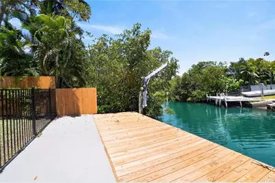 1524 Carson Circle NE, Saint Petersburg, FL 33703 - Photo 58