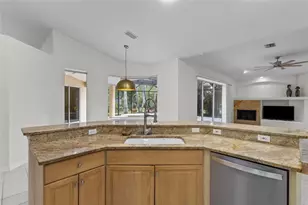 8315 Deerbrook Cir, Sarasota, FL 34238 - Photo 14
