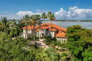 1280 Hidden Harbor Way, Sarasota, FL 34242 - Photo 2