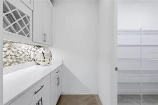 5713 Sunflower Cir, Sarasota, FL 34238 - Photo 8