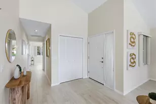 8006 Bobcat Cir, Sarasota, FL 34238 - Photo 4