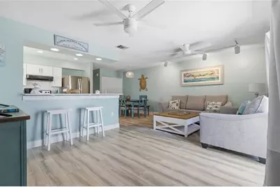 207 71st Street #E, Holmes Beach, FL 34217 - Photo 4