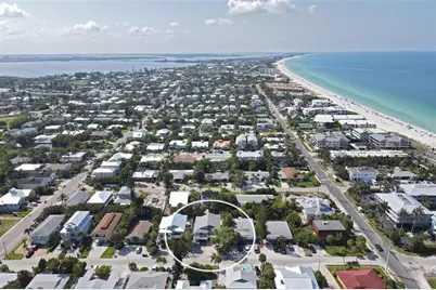 207 71st Street #E, Holmes Beach, FL 34217 - Photo 2