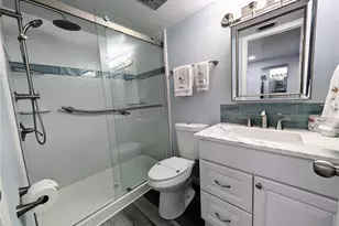 3564 Lake Bayshore Dr, Bradenton, FL 34205 - Photo 20