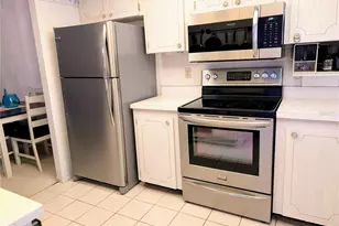 3564 Lake Bayshore Dr, Bradenton, FL 34205 - Photo 4