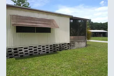 22 Canal Court, Lake Panasoffkee, FL 33538 - Photo 4