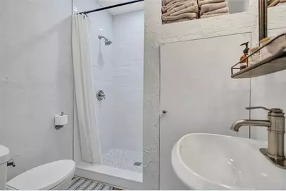 2437 Floyd Street, Sarasota, FL 34239 - Photo 14