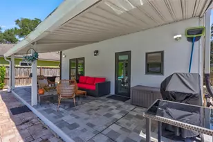 2437 Floyd St, Sarasota, FL 34239 - Photo 30